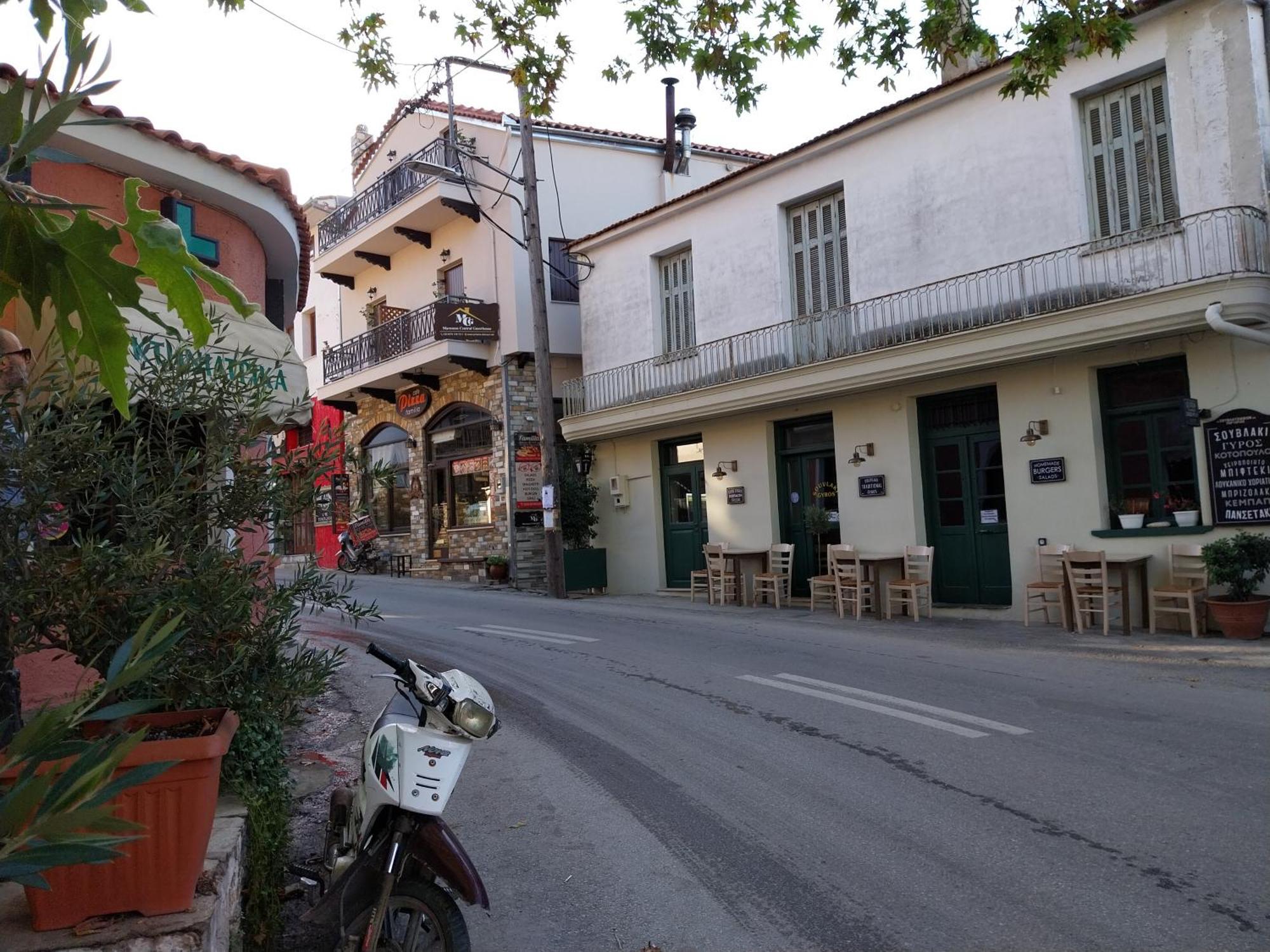 Marousos Central Guesthouse ポルタリア エクステリア 写真