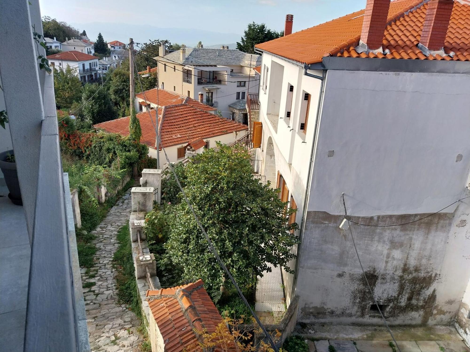 Marousos Central Guesthouse ポルタリア エクステリア 写真