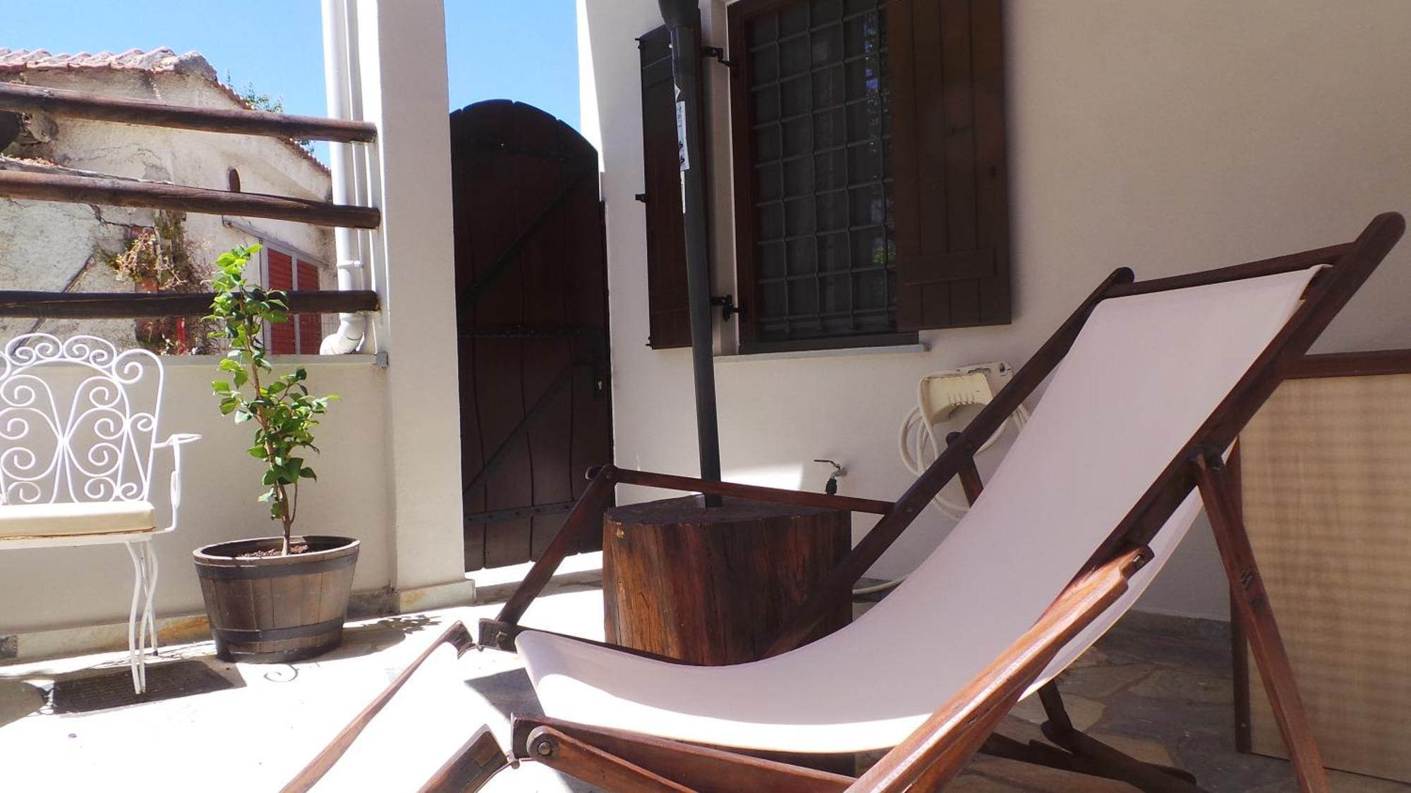 Marousos Central Guesthouse ポルタリア エクステリア 写真
