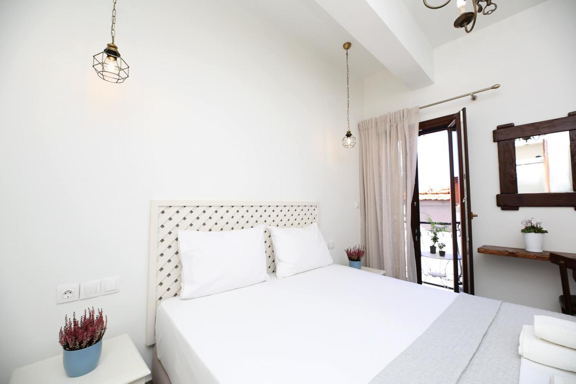 Marousos Central Guesthouse ポルタリア エクステリア 写真