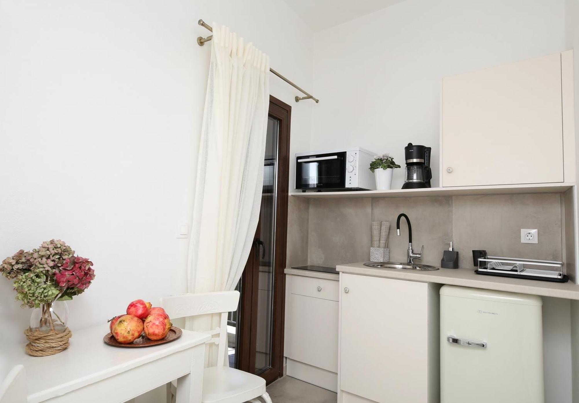 Marousos Central Guesthouse ポルタリア エクステリア 写真